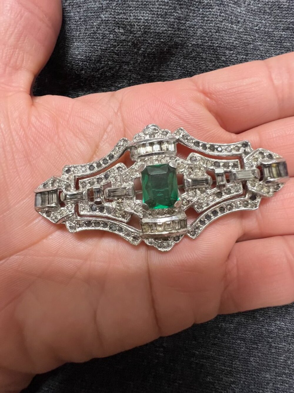 Antique Art Deco Paste Brooch–Silver Tone Filigree Pin green square Center Stone